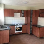 Rent 2 bedroom apartment of 100 m² in Pretoria