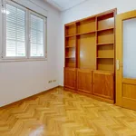 Rent 1 bedroom apartment of 32 m² in Madrid