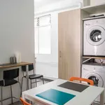 Rent a room of 300 m² in valencia