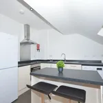 Rent 2 bedroom flat in Newcastle-under-Lyme