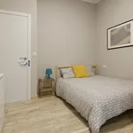 Rent 4 bedroom apartment in Valencia