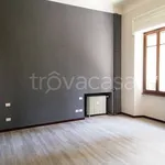 Affitto 5 camera appartamento di 143 m² in Verona