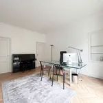 Appartement de 2820 m² avec 4 chambre(s) en location à Paris