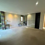 Rent 2 bedroom flat in Newmarket