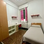 Rent 5 bedroom apartment of 90 m² in Genoa