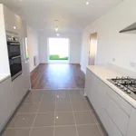 Rent 4 bedroom house in Woking