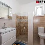 Pronajměte si 3 ložnic/e dům o rozloze 408 m² v Brno