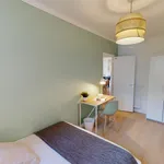  appartement avec 8 chambre(s) en location à Paris