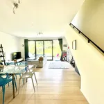 Maison de 230 m² avec 4 chambre(s) en location à Ukkel