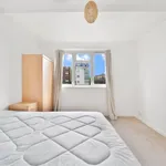 Rent 4 bedroom flat in London