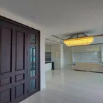 Rent 3 bedroom apartment of 274 m² in Bang Lamung