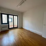 Appartement de 118 m² avec 4 chambre(s) en location à Valence