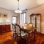 Rent 4 bedroom apartment of 150 m² in Venezia