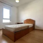 Rent a room of 80 m² in lisbon