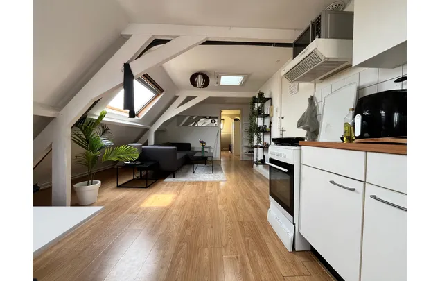 Huur 2 slaapkamer appartement van 58 m² in Bloemenbuurt-Oost