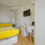 Rent a room of 180 m² in madrid