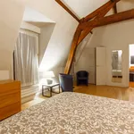 Rent 1 bedroom apartment of 90 m² in Paris