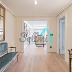 Rent 3 bedroom apartment of 180 m² in Oviedo