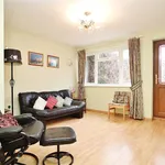 Rent 4 bedroom house in Woking