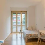 Rent 5 bedroom apartment of 100 m² in Milan