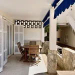 A compact and bright apartment with a spacious terrace, located within walking distance of the picturesque Palmanova beach