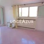 Appartement de 107 m² avec 3 chambre(s) en location à Golfe-Juan