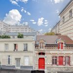 Rent 1 bedroom apartment of 300 m² in Paris