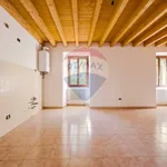 Affitto 4 camera casa di 150 m² in Montevecchia