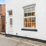 Bank House - Prime Location - Free Location, Fast Wifi and Smart TV  (Has an Apartment)