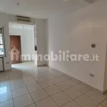 Affitto 2 camera appartamento di 50 m² in Naples