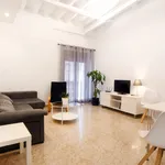 Rent 6 bedroom apartment of 90 m² in Alicante