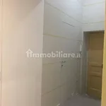 Affitto 4 camera appartamento di 115 m² in Naples