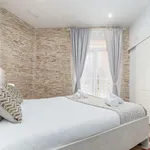 Rent a room of 90 m² in valencia