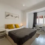 Rent 5 bedroom apartment in Barcelona