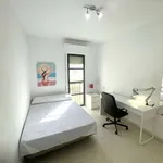 Rent a room of 380 m² in seville