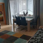 Pronajměte si 3 ložnic/e byt o rozloze 69 m² v hostavice