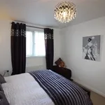 Rent 2 bedroom flat in Renfrew