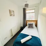 Rent 4 bedroom house in West Midlands