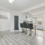 Rent 3 bedroom apartment of 69 m² in Bromley