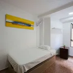 Rent a room of 100 m² in valencia