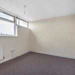 Rent 3 bedroom flat in South East England