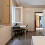 Rent 5 bedroom apartment in Valencia