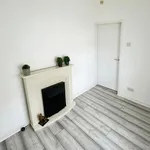 Rent 3 bedroom flat in Yorkshire And The Humber