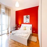 Rent a room of 141 m² in Milan