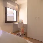 Rent 4 bedroom apartment of 10 m² in Barcelona