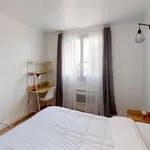 Rent 4 bedroom apartment of 68 m² in Marseille