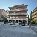 Affitto 3 camera appartamento di 102 m² in Terni