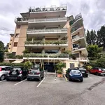 Rent 5 bedroom apartment of 210 m² in Rome