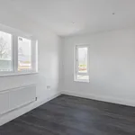 Rent 2 bedroom apartment in West Byfleet