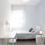 Rent a room of 77 m² in madrid